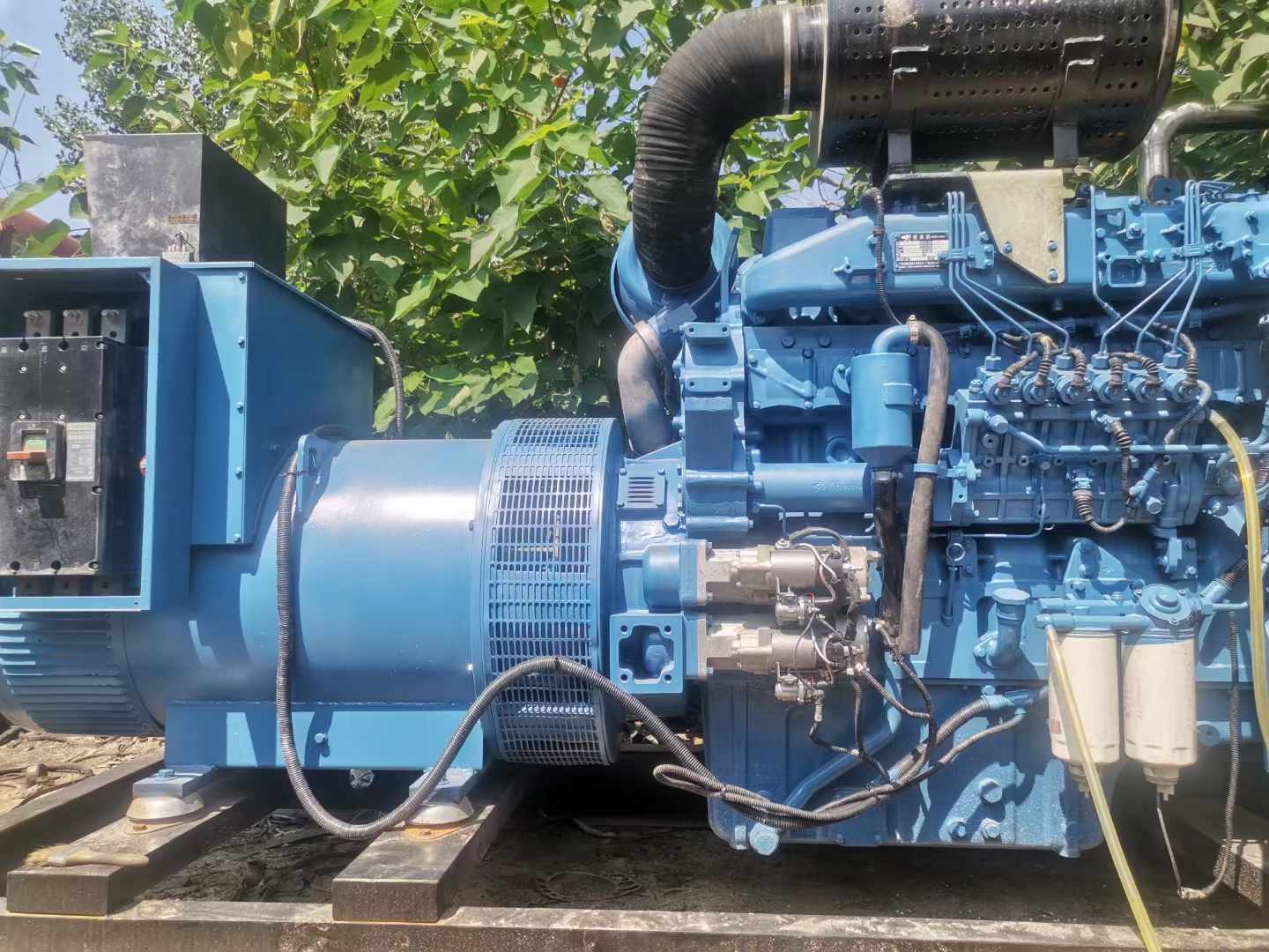 恩平详细说明降低 800kW 柴油发电机输出电流波动的方法